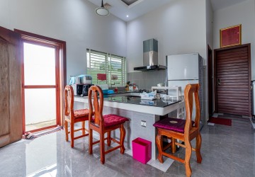 2 Bedroom Villa For Rent - Kandaek, Siem Reap thumbnail