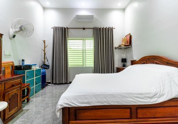 2 Bedroom Villa For Rent - Kandaek, Siem Reap thumbnail