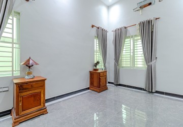 2 Bedroom Villa For Rent - Kandaek, Siem Reap thumbnail