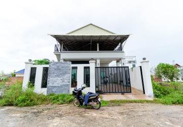 2 Bedroom Villa For Rent - Kandaek, Siem Reap thumbnail