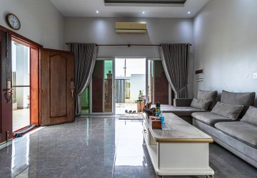 2 Bedroom Villa For Rent - Kandaek, Siem Reap thumbnail