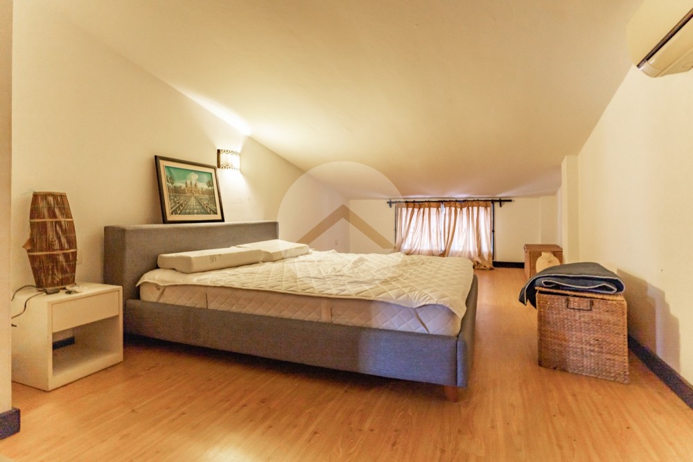 Renovated Duplex 2 Bedroom Apartment For Rent - Phsar Chas, Phnom Penh - Image 13