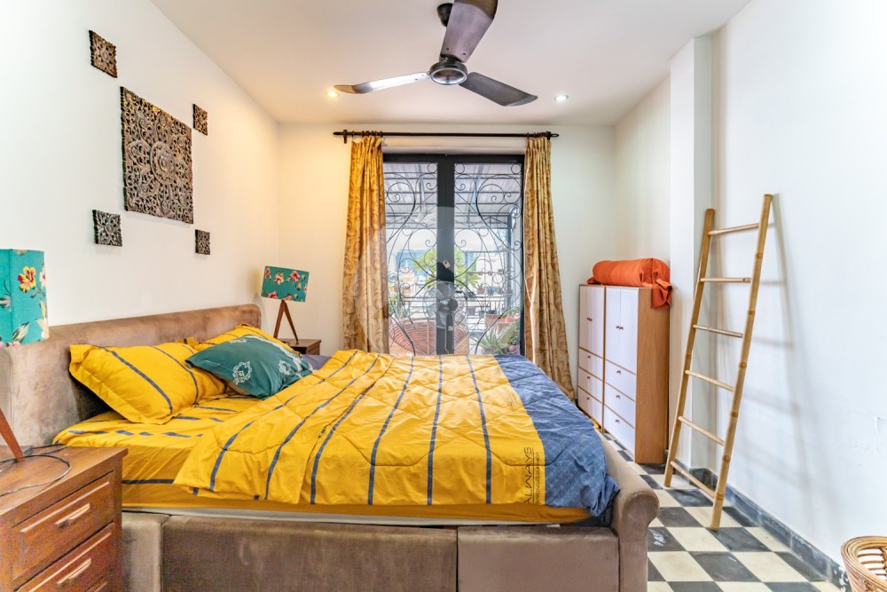 Renovated Duplex 2 Bedroom Apartment For Rent - Phsar Chas, Phnom Penh - Image 12