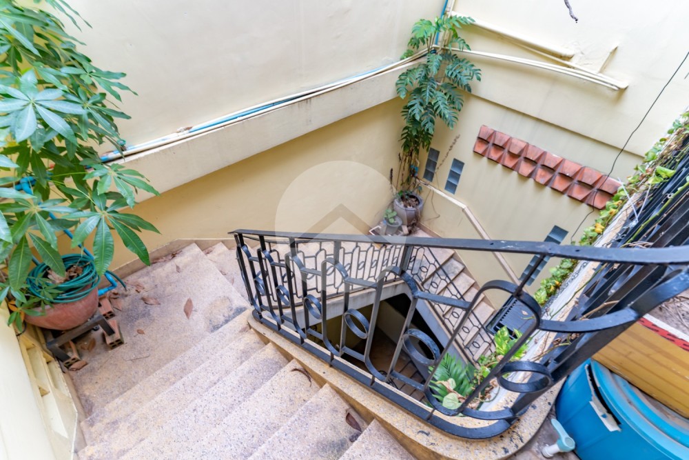Renovated Duplex 2 Bedroom Apartment For Rent - Phsar Chas, Phnom Penh - Image 26