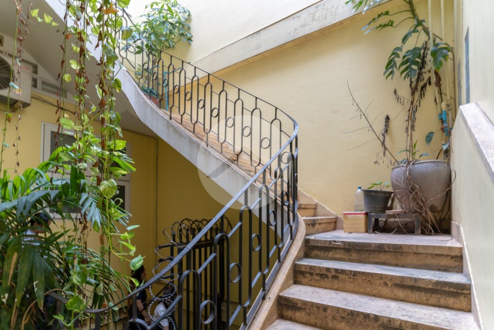 Renovated Duplex 2 Bedroom Apartment For Rent - Phsar Chas, Phnom Penh - Image 27