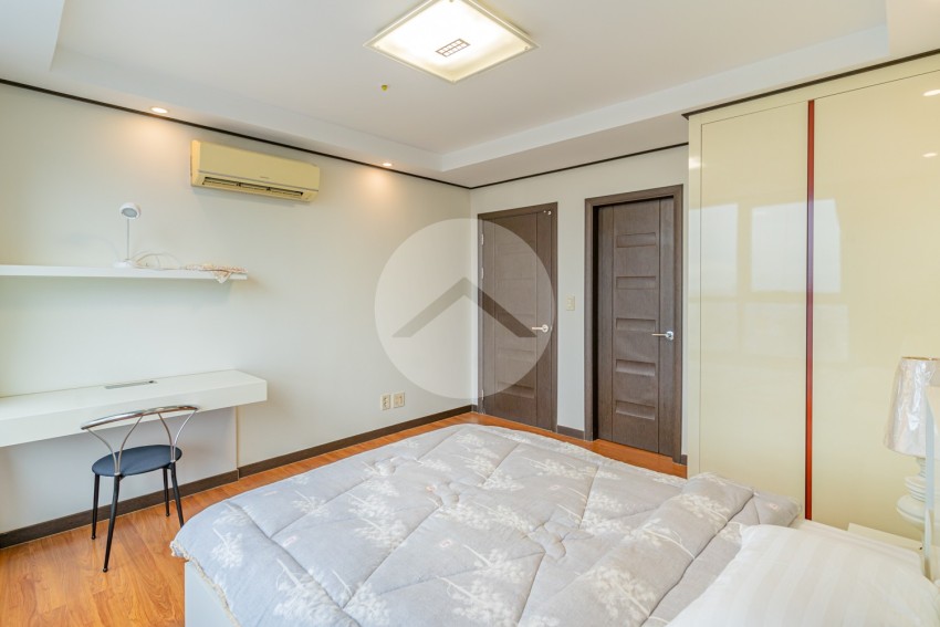 3 Bedroom Condo For Rent - De Castle Royal, BKK1, Phnom Penh