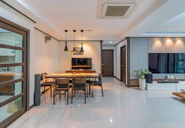 3 Bedroom Condo For Rent - De Castle Royal, BKK1, Phnom Penh thumbnail