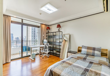 3 Bedroom Condo For Rent - De Castle Royal, BKK1, Phnom Penh thumbnail