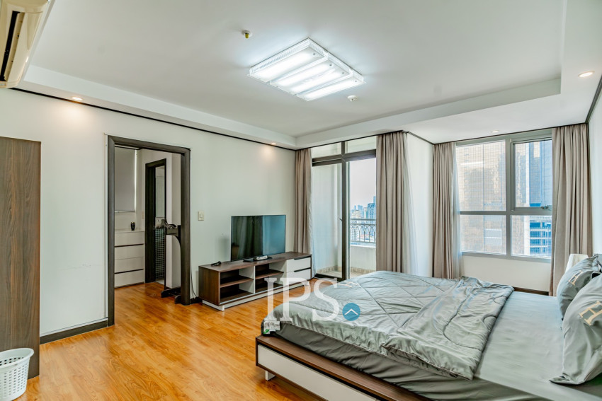 3 Bedroom Condo For Rent - De Castle Royal, BKK1, Phnom Penh