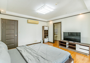 3 Bedroom Condo For Rent - De Castle Royal, BKK1, Phnom Penh thumbnail