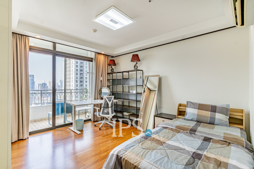 3 Bedroom Condo For Rent - De Castle Royal, BKK1, Phnom Penh