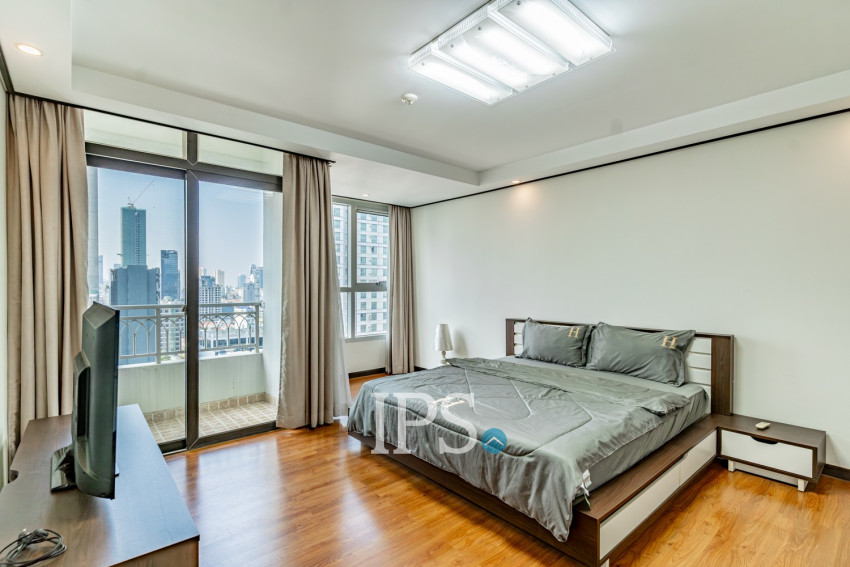 3 Bedroom Condo For Rent - De Castle Royal, BKK1, Phnom Penh
