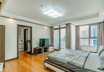 3 Bedroom Condo For Rent - De Castle Royal, BKK1, Phnom Penh thumbnail