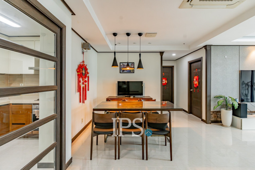3 Bedroom Condo For Rent - De Castle Royal, BKK1, Phnom Penh