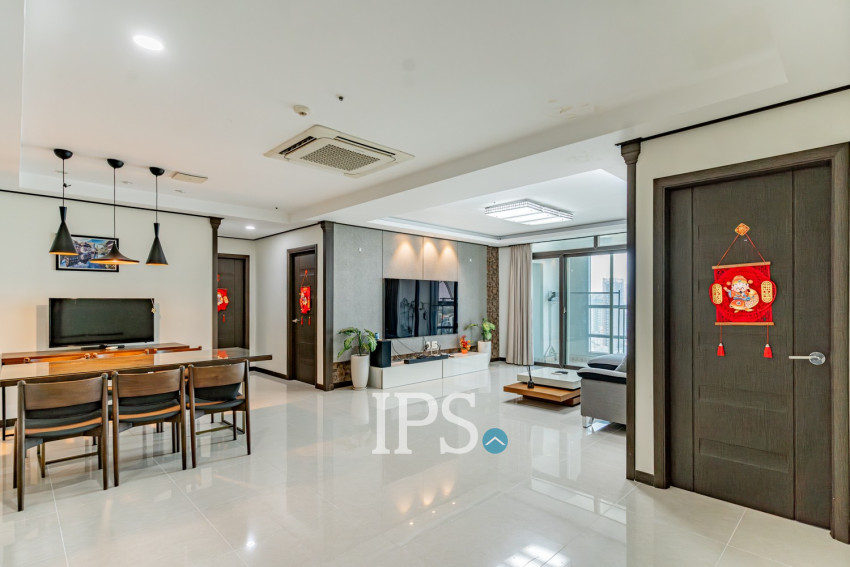 3 Bedroom Condo For Rent - De Castle Royal, BKK1, Phnom Penh