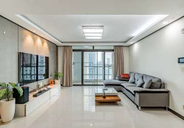 3 Bedroom Condo For Rent - De Castle Royal, BKK1, Phnom Penh thumbnail