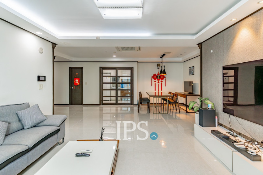 3 Bedroom Condo For Rent - De Castle Royal, BKK1, Phnom Penh