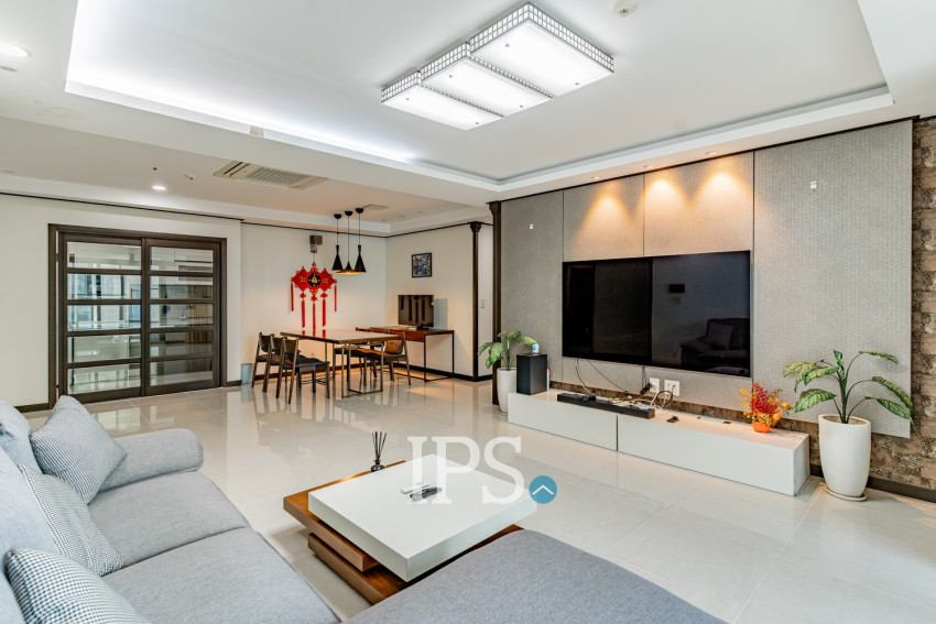 3 Bedroom Condo For Rent - De Castle Royal, BKK1, Phnom Penh