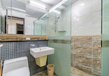 3 Bedroom Condo For Rent - De Castle Royal, BKK1, Phnom Penh thumbnail