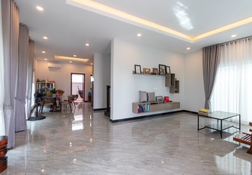 4 Bedroom Villa For Sale - Svay Thom, Kandaek, Siem Reap thumbnail