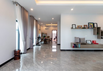 4 Bedroom Villa For Rent - Svay Thom, Kandaek, Siem Reap thumbnail