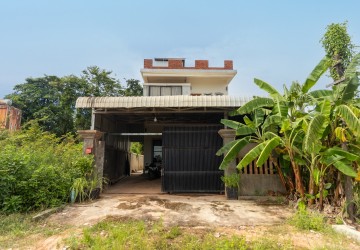 3 Bedroom Villa For Sale - Svay Dangkum, Siem Reap thumbnail