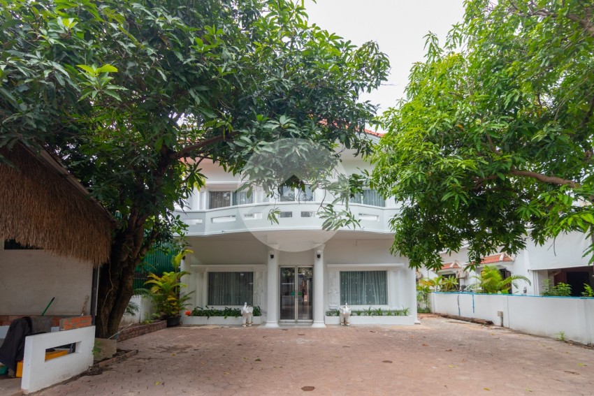 15 Bedroom Guesthouse For Rent - Svay Dangkum, Siem Reap