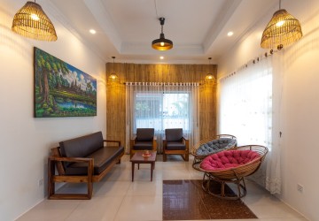 15 Bedroom Guesthouse For Rent - Svay Dangkum, Siem Reap thumbnail