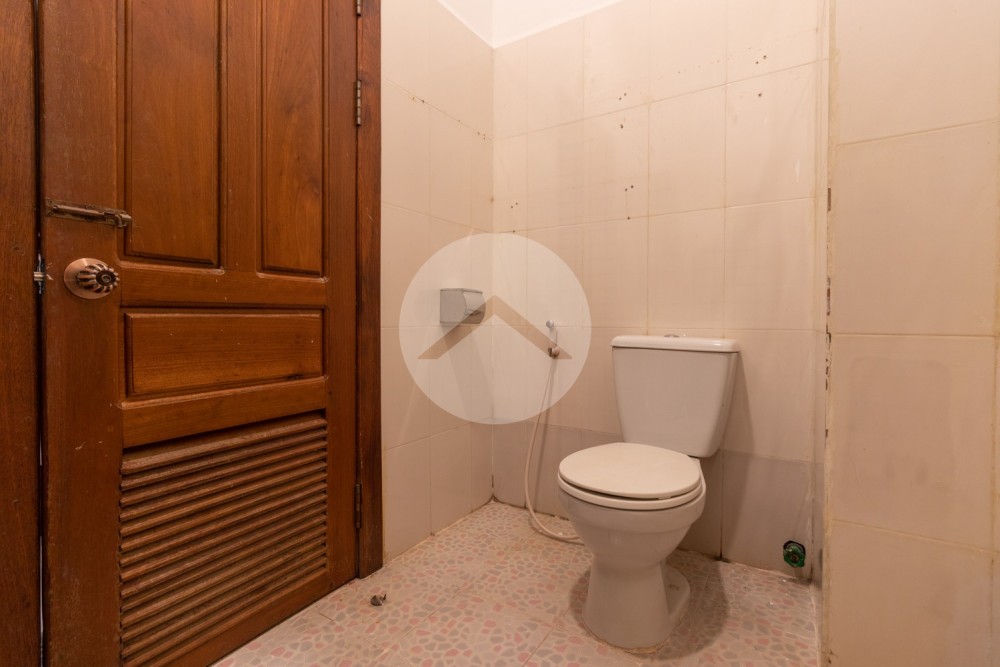 15 Bedroom Guesthouse For Rent - Svay Dangkum, Siem Reap - Image 18