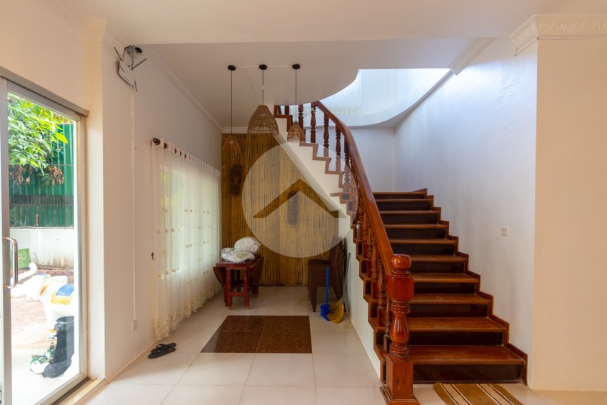 15 Bedroom Guesthouse For Rent - Svay Dangkum, Siem Reap