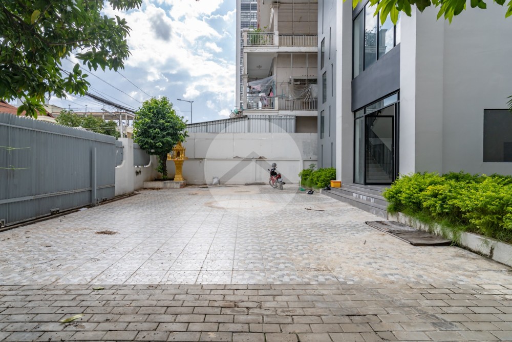 650 Sqm Commercial Building For Rent - Toul Kork, Phnom Penh - Image 19