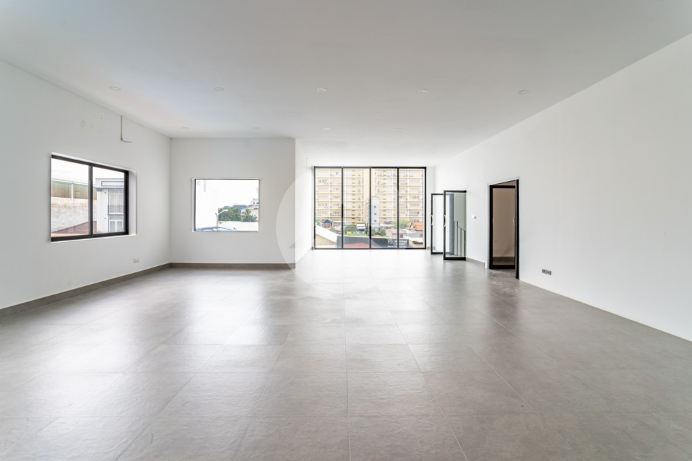 650 Sqm Commercial Building For Rent - Toul Kork, Phnom Penh - Image 10