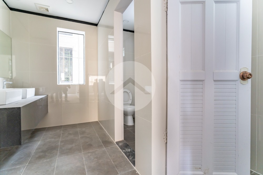 650 Sqm Commercial Building For Rent - Toul Kork, Phnom Penh - Image 18