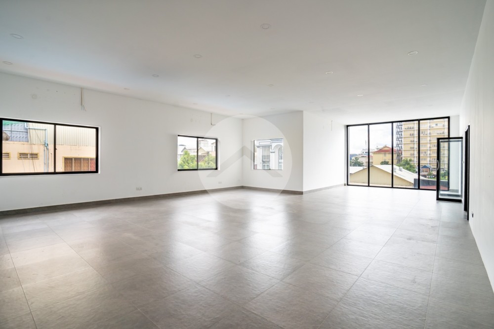 650 Sqm Commercial Building For Rent - Toul Kork, Phnom Penh - Image 14