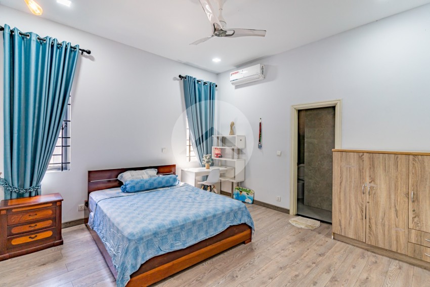 4 Bedroom Townhouse For Rent - Toul Tum Poung 2, Phnom Penh