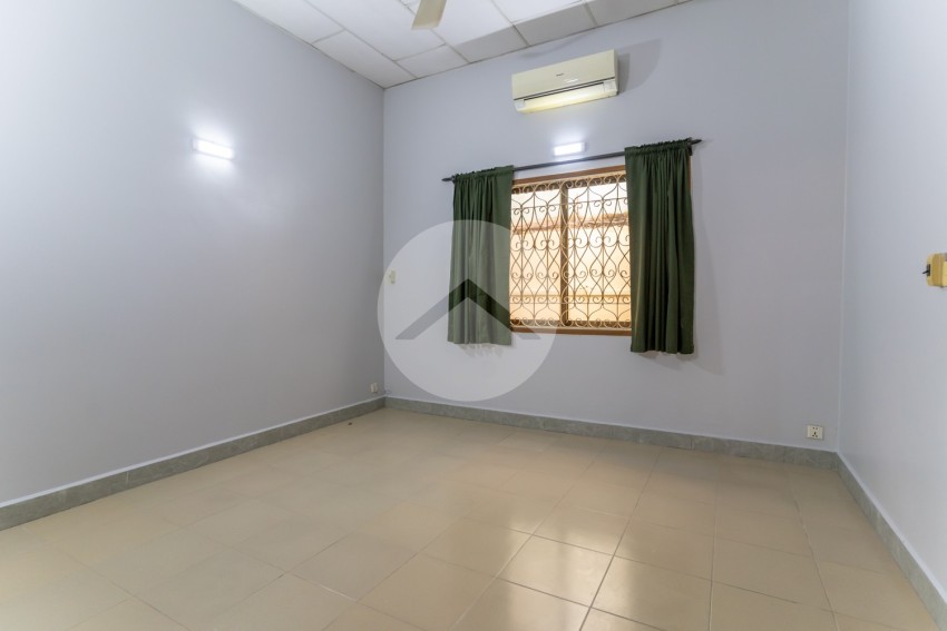 5 Bedroom Villa For Rent - Beoung Tumpun, Phnom Penh