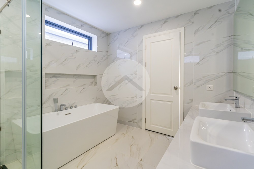 5 Bedroom Queen B Villa For Sale - Chip Mong Landmark 60m, Khan Dangkao, Phnom Penh - Image 17