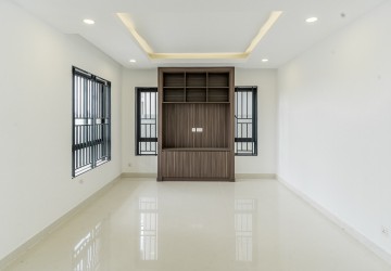 5 Bedroom Queen B Villa For Sale - Chip Mong Landmark 60m, Khan Dangkao, Phnom Penh thumbnail