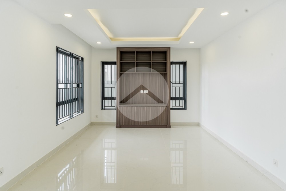 5 Bedroom Queen B Villa For Sale - Chip Mong Landmark 60m, Khan Dangkao, Phnom Penh - Image 3