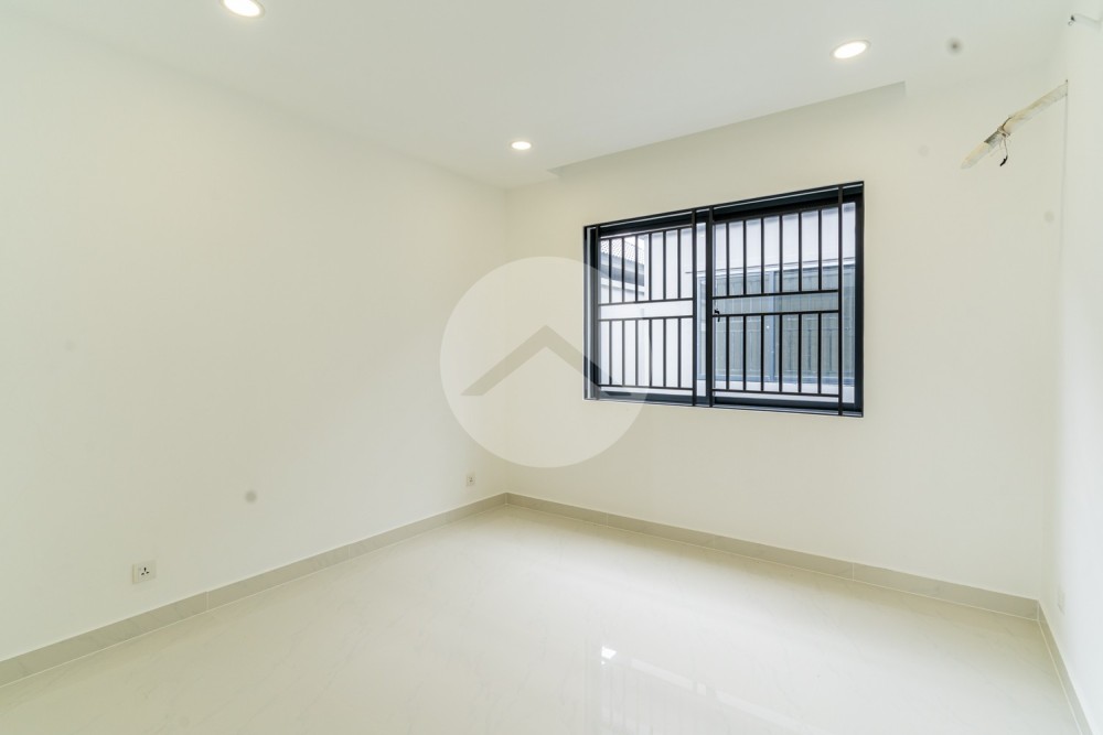 5 Bedroom Queen B Villa For Sale - Chip Mong Landmark 60m, Khan Dangkao, Phnom Penh - Image 12