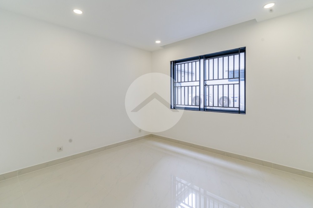 5 Bedroom Queen B Villa For Sale - Chip Mong Landmark 60m, Khan Dangkao, Phnom Penh - Image 10
