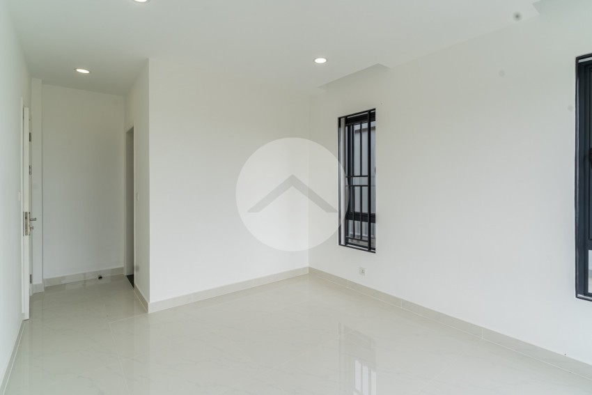 5 Bedroom Queen B Villa For Sale - Chip Mong Landmark 60m, Khan Dangkao, Phnom Penh