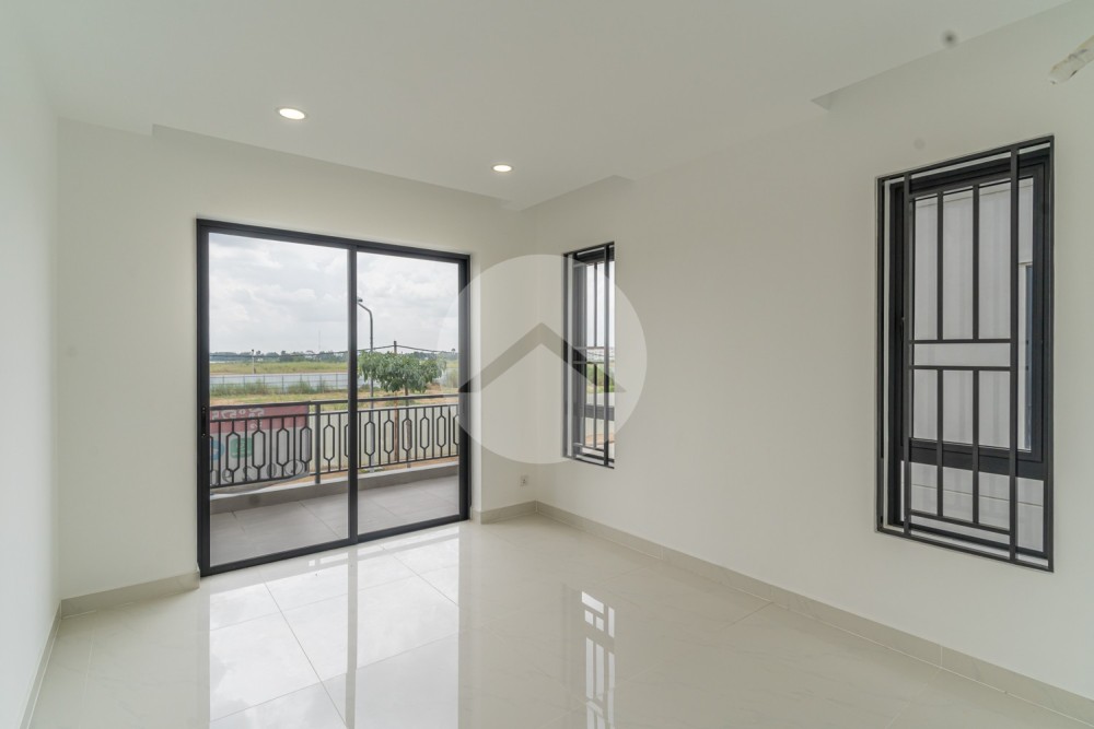 5 Bedroom Queen B Villa For Sale - Chip Mong Landmark 60m, Khan Dangkao, Phnom Penh - Image 7