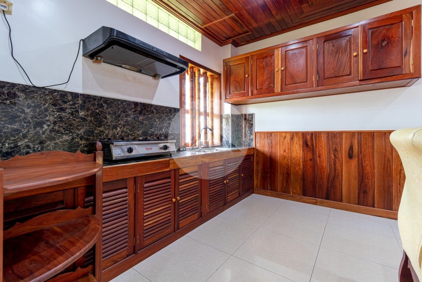 6 Unit Apartment Building For Rent - Kouk Chak, Siem Reap