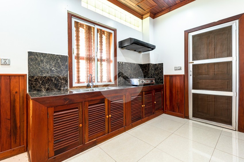 6 Unit Apartment Building For Rent - Kouk Chak, Siem Reap
