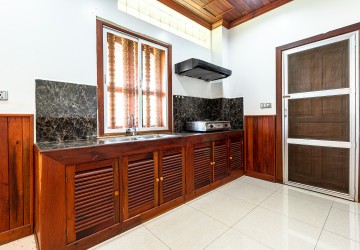 6 Unit Apartment Building For Rent - Kouk Chak, Siem Reap thumbnail