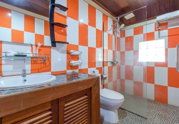 3 Bedroom Apartment For Rent - Kouk Chak, Siem Reap thumbnail