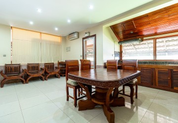 3 Bedroom Apartment For Rent - Kouk Chak, Siem Reap thumbnail