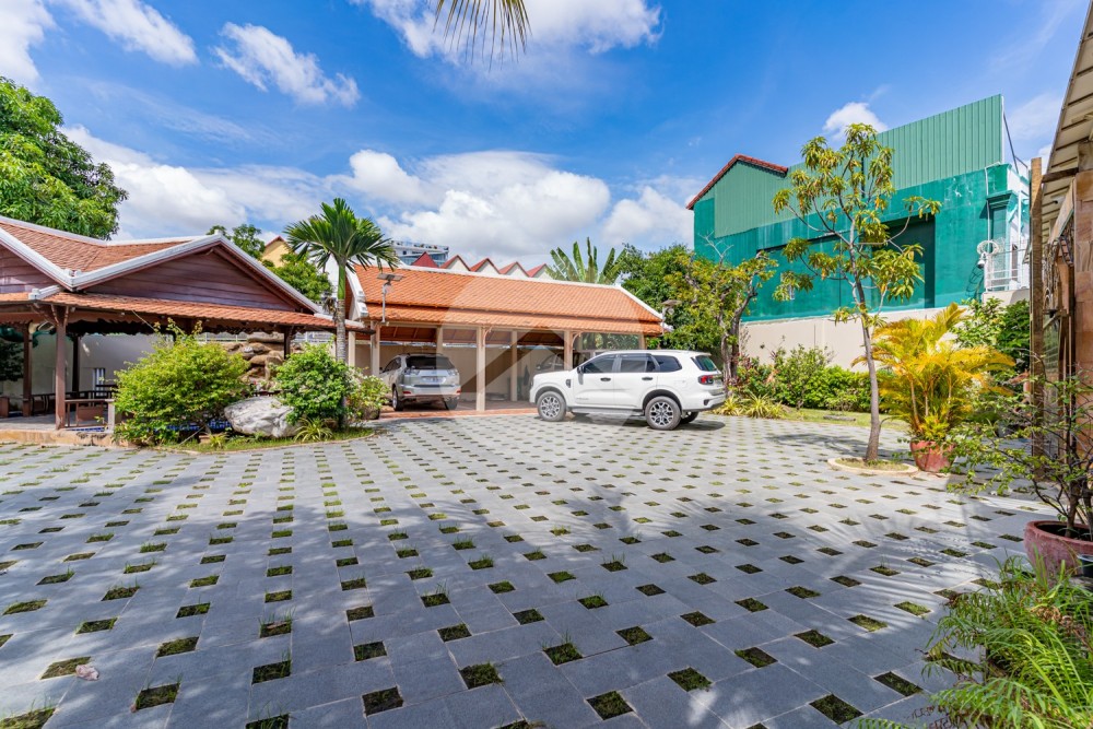 6 Bedroom Villa For Rent - Toul Kork, Phnom Penh - Image 33
