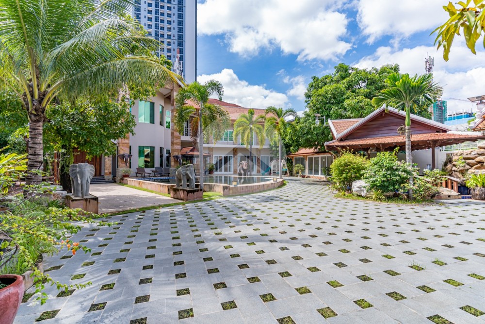 6 Bedroom Villa For Rent - Toul Kork, Phnom Penh - Image 31